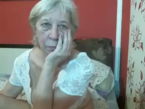 DamlaGRANDMILF naked strip on webcam for live sex chat