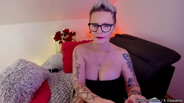German_Milf naked strip on webcam for live sex chat