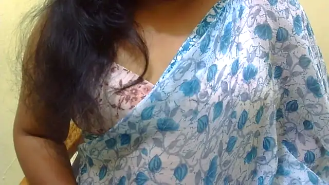 Jhanvi-telugu-aunty naked strip on webcam for live sex chat