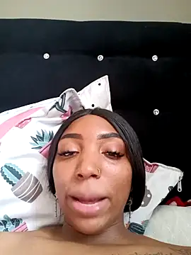Lauraleiii naked strip on webcam for live sex chat