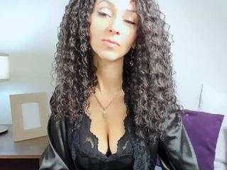 LindaCaptivating nude on webcam live hottest sex chat