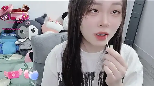 MinhHa-18 naked strip on webcam for live sex chat