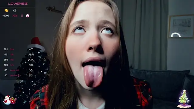 SeaMaid naked strip on webcam for live sex chat