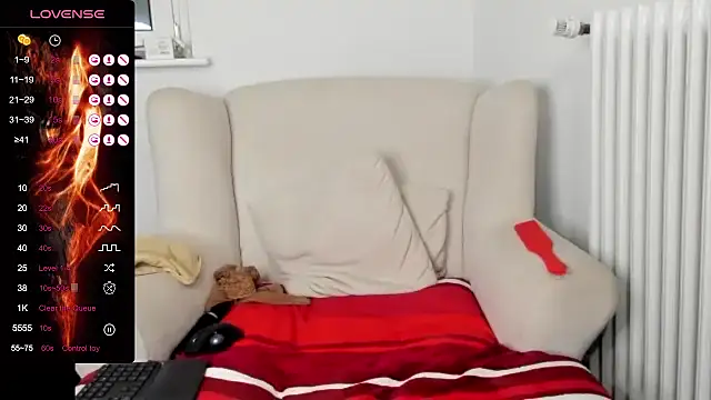 SlaveCycy89 naked strip on webcam for live sex chat