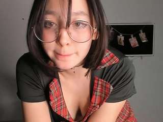 Suahong nude on webcam live hottest sex chat
