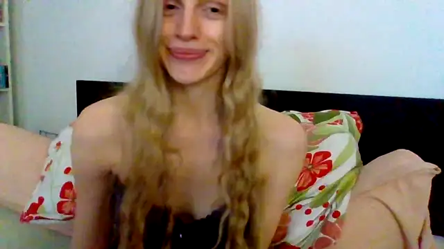 VeronicaJoyful naked strip on webcam for live sex chat