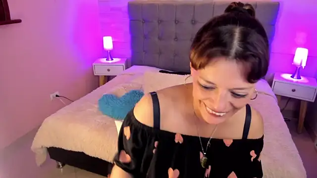 _Abril_W naked strip on webcam for live sex chat