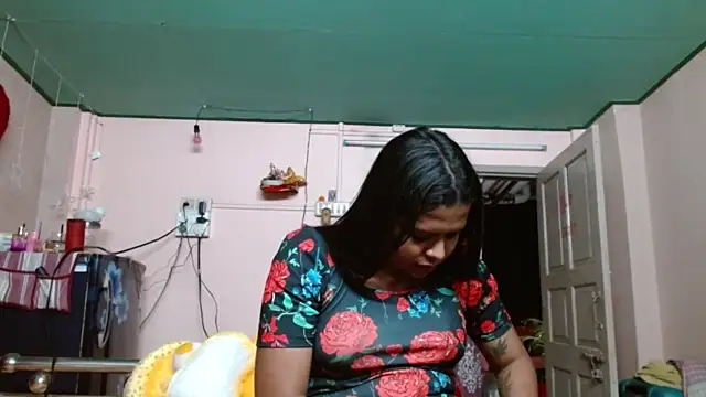 Cutiepie_Raima naked strip on webcam for live sex chat