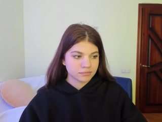 EmiliaMarloww nude on webcam live hottest sex chat