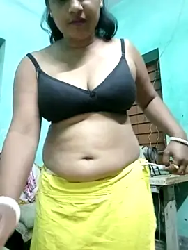 Hot-juli naked strip on webcam for live sex chat