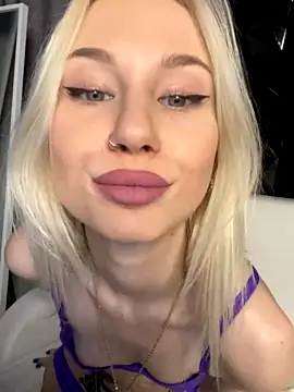 HottieBae naked strip on webcam for live sex chat
