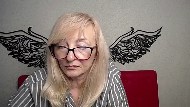 IngritSnow naked strip on webcam for live sex chat
