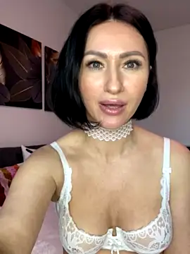 KatyEvanss naked strip on webcam for live sex chat