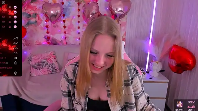 LauraDreammy naked strip on webcam for live sex chat