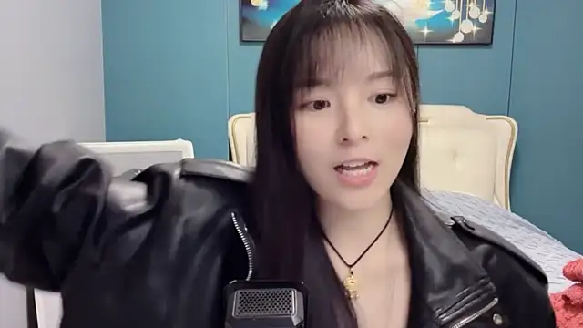 LazyCat624 naked strip on webcam for live sex chat