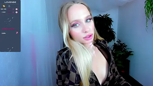 Mad1en naked strip on webcam for live sex chat