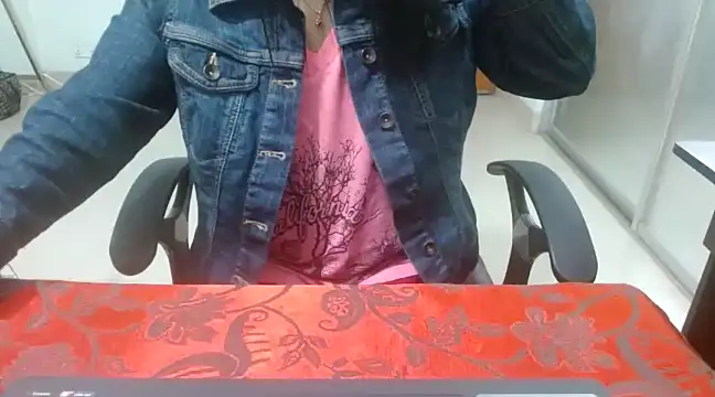 mejerry naked strip on webcam for live sex chat