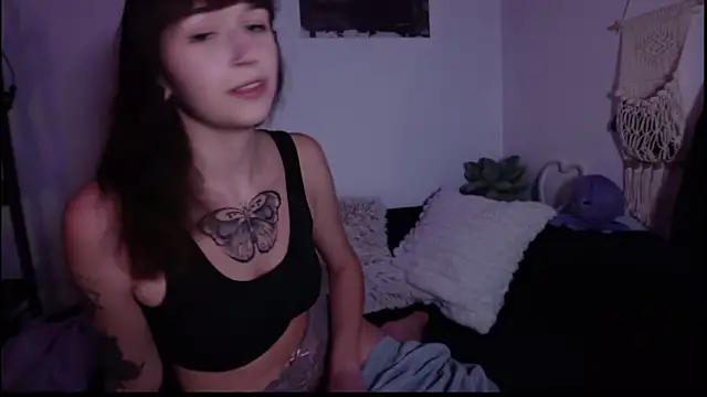 Melina-Mars naked strip on webcam for live sex chat