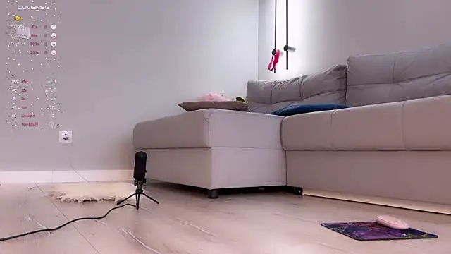 meowtopp naked strip on webcam for live sex chat