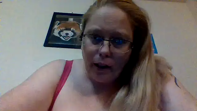 PlumpyBunny4u naked strip on webcam for live sex chat
