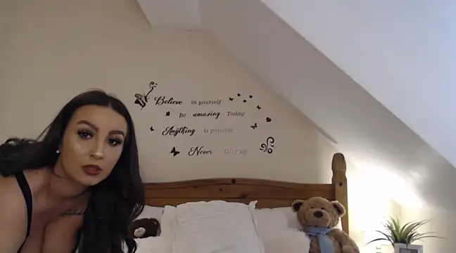 SecretSienna naked strip on webcam for live sex chat