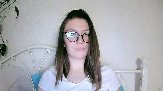 BeatriceTender naked strip on webcam for live sex chat
