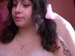 Camiiowo nude on webcam live hottest sex chat