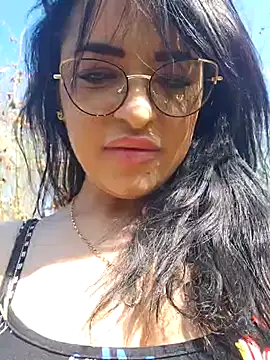 Emyra90 naked strip on webcam for live sex chat