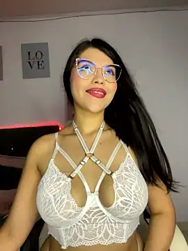 IamCloe naked strip on webcam for live sex chat