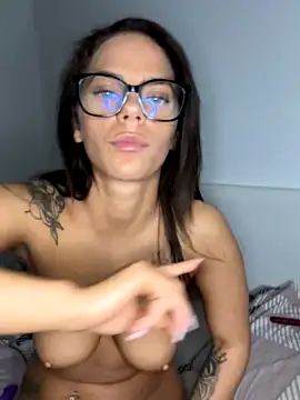 kittiib_ naked strip on webcam for live sex chat