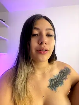 Latina_vanessa naked strip on webcam for live sex chat