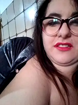 Meryluxx naked strip on webcam for live sex chat