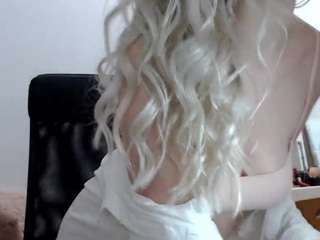 MineaJ nude on webcam live hottest sex chat
