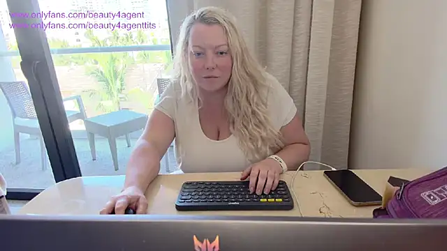 Beauty4AGent naked strip on webcam for live sex chat