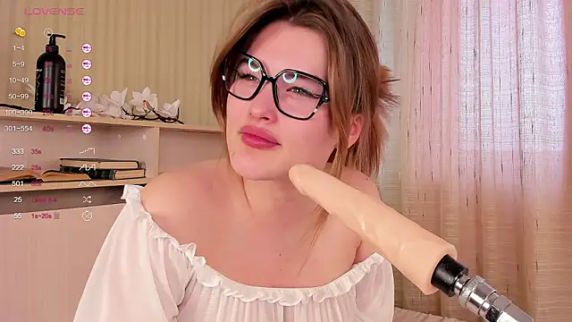 CaseyEmerald naked strip on webcam for live sex chat