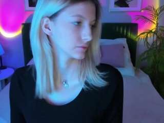 Evansmillss nude on webcam live hottest sex chat