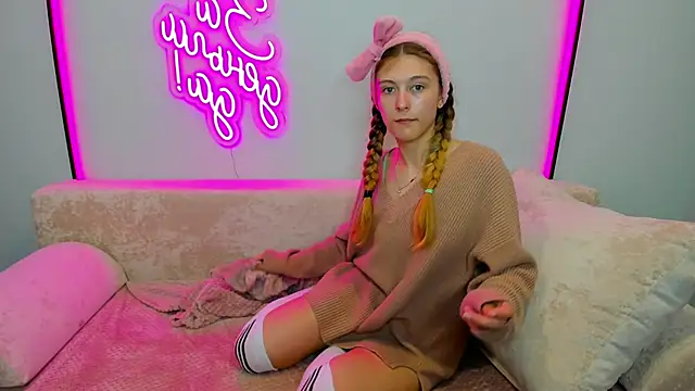 FunnyBannyy naked strip on webcam for live sex chat