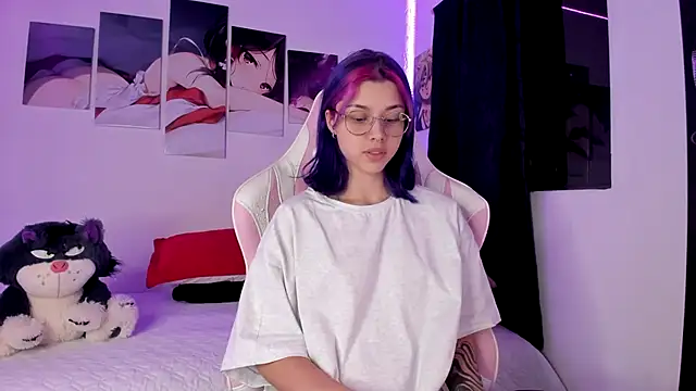 IamWillow naked strip on webcam for live sex chat