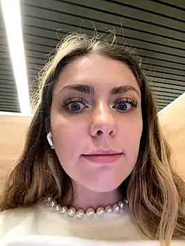 MariiD naked strip on webcam for live sex chat