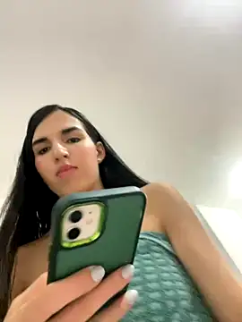 Miasofiathompson naked strip on webcam for live sex chat