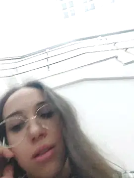 MilaMe0w naked strip on webcam for live sex chat