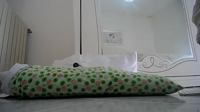 Porcellinahotxx naked strip on webcam for live sex chat