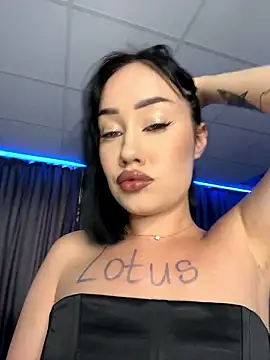 RollingGirls naked strip on webcam for live sex chat