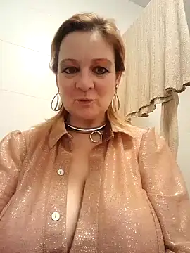 slettieada naked strip on webcam for live sex chat