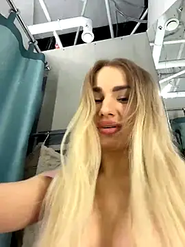 StrawberryPie69 naked strip on webcam for live sex chat