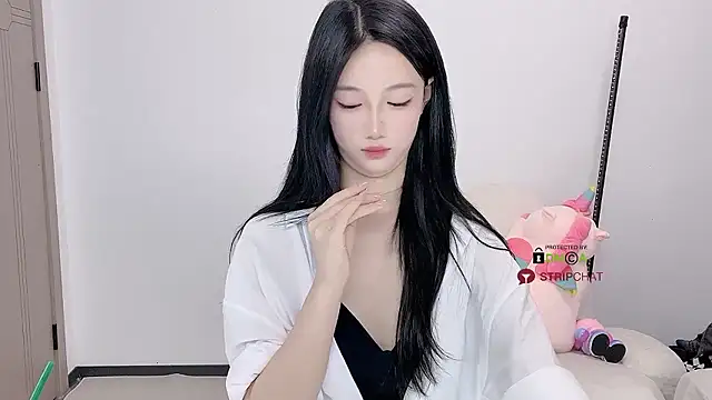 Yuette–168 naked strip on webcam for live sex chat
