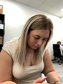CherryAuroraa naked strip on webcam for live sex chat