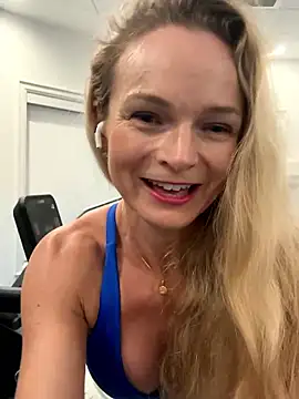 CindyOcean naked strip on webcam for live sex chat
