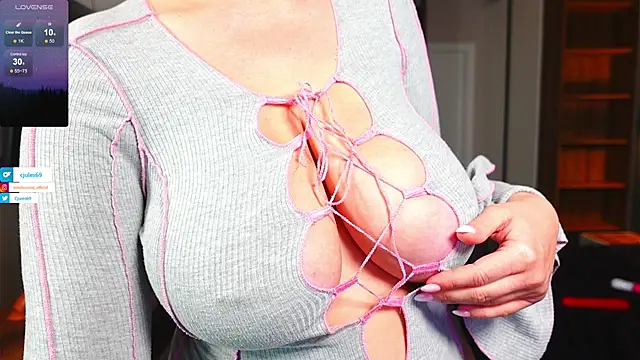 CurvyJules69 naked strip on webcam for live sex chat