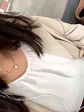makimaki411 naked strip on webcam for live sex chat